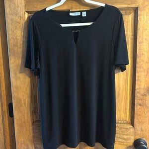 EUC Susan Graver Liquid Knit short sleeve Black L